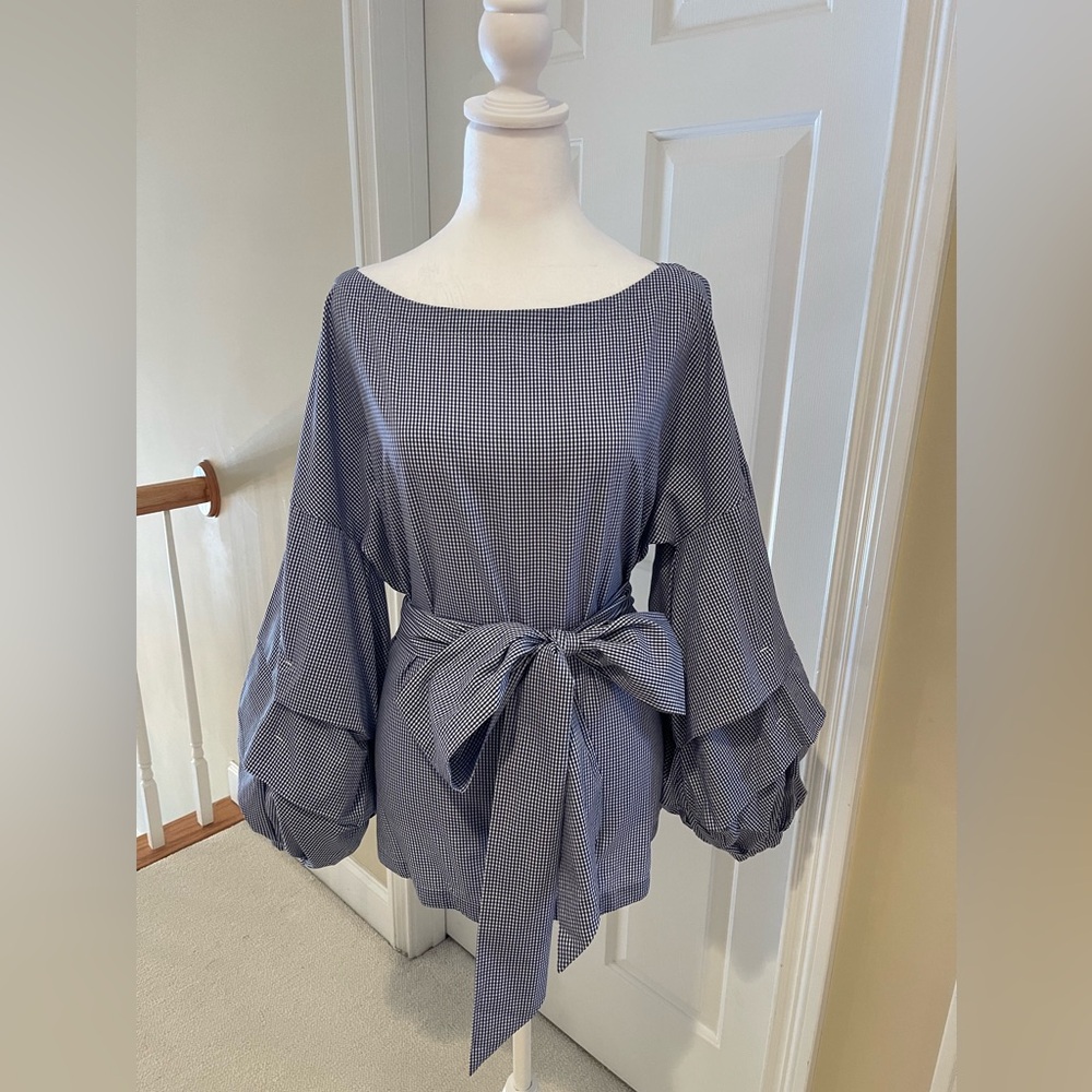 BANANA REPUBLIC BLUE AND WHITE GINGHAM TIE TOP